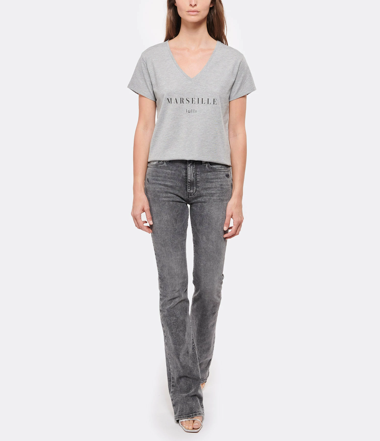 Tee-shirt Lulli Marseille Col V Coton Gris, Collaboration Jeanne Vouland X Lulli – Image 4