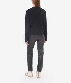 AMI Paris Pull Ami De Cœur Laine Noir 11 AMI Paris Pull Ami De Cœur Laine Noir -Boutique de vente ZIMMERMANN amipa look20220629 168