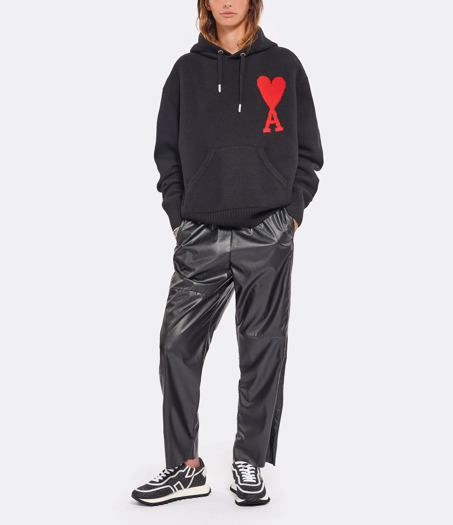 AMI Paris Pull Hoodie Unisexe Ami De Cœur Laine Noir Rouge 6 AMI Paris Pull Hoodie Unisexe Ami De Cœur Laine Noir Rouge – Image 4