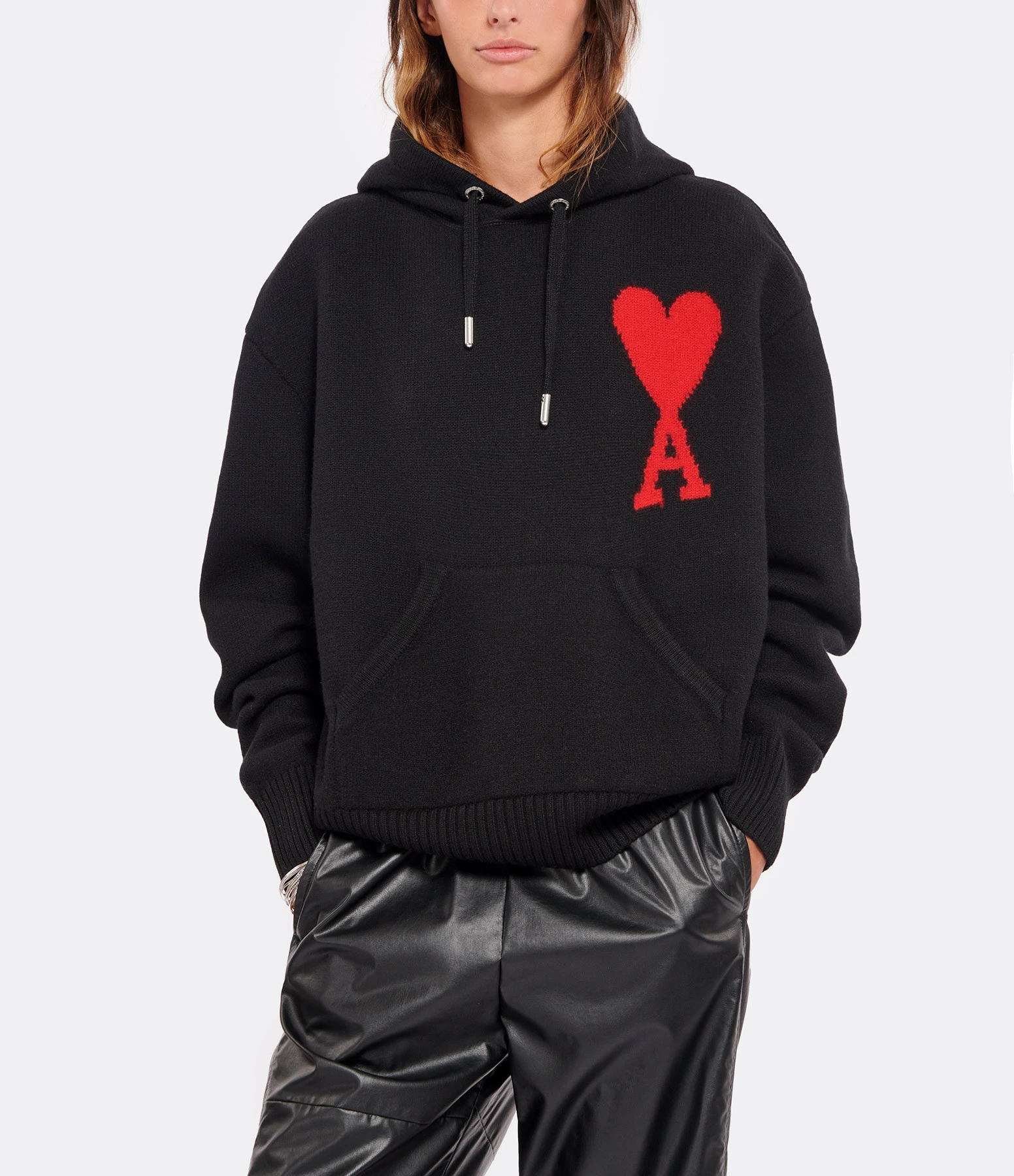 AMI Paris Pull Hoodie Unisexe Ami De Cœur Laine Noir Rouge 5 AMI Paris Pull Hoodie Unisexe Ami De Cœur Laine Noir Rouge – Image 3