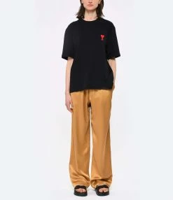 AMI Paris Tee-shirt Unisexe Ami De Cœur Coton Biologique Noir Rouge 10 AMI Paris Tee-shirt Unisexe Ami De Cœur Coton Biologique Noir Rouge -Boutique de vente ZIMMERMANN amipa look20230223 395