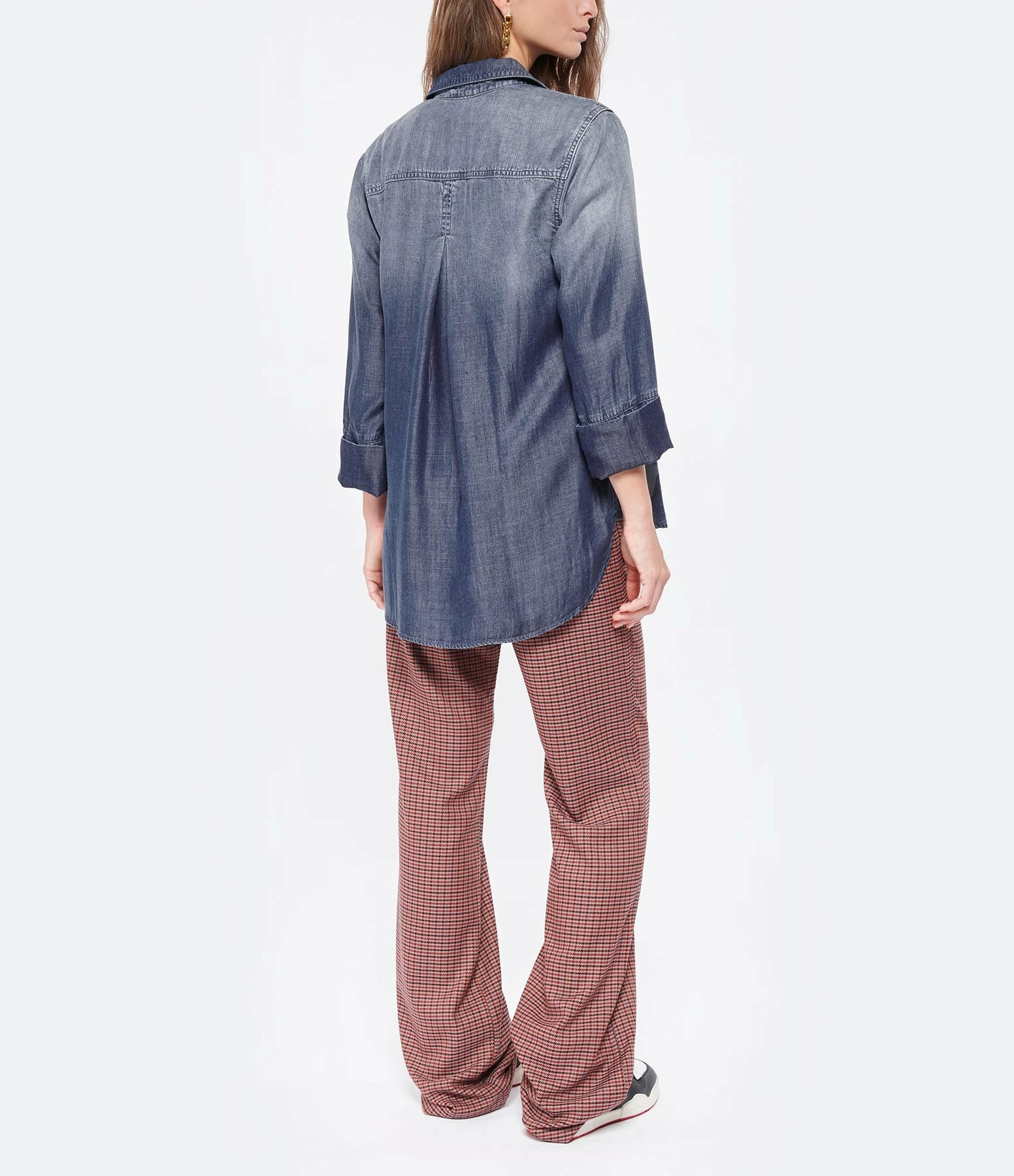 Bella Dahl Chemise Tail Button Down Dark Ombre Wash – Image 5