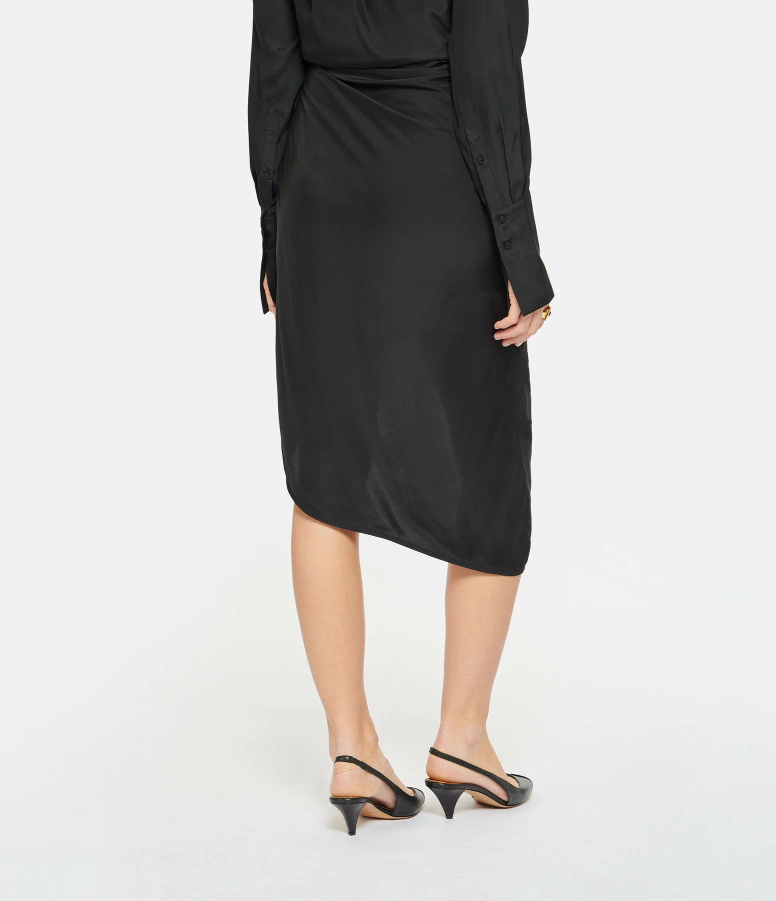GAUGE81 Jupe Midi Paita Soie Noir – Image 5