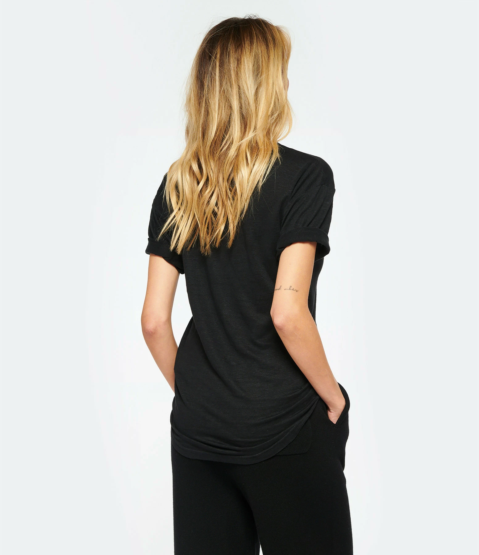 MARANT ÉTOILE Tee-shirt Koldi Lin Noir Argenté 7 MARANT ÉTOILE Tee-shirt Koldi Lin Noir Argenté – Image 5
