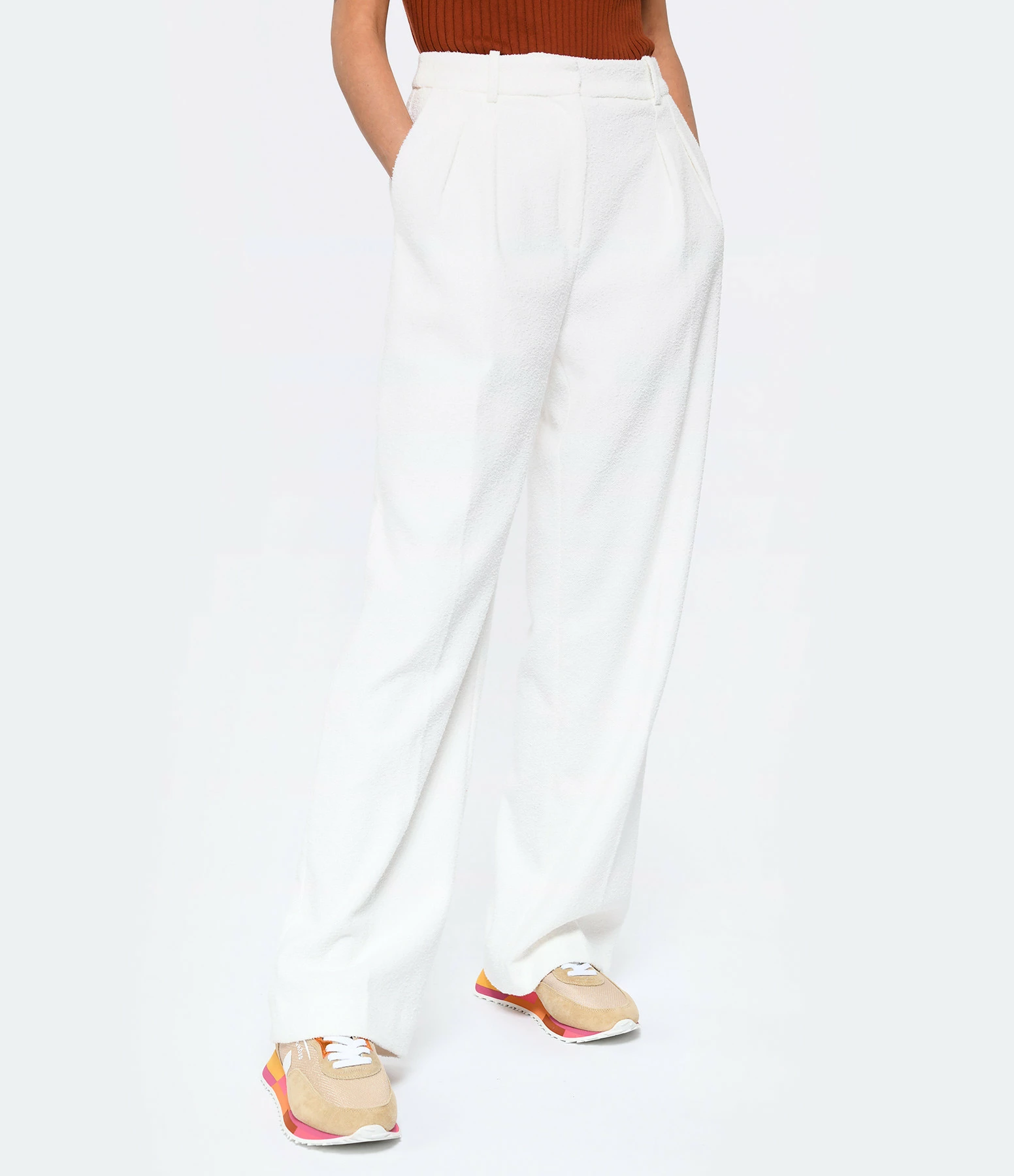 LOULOU STUDIO Pantalon Évasé Tabira Coton Ivoire – Image 4