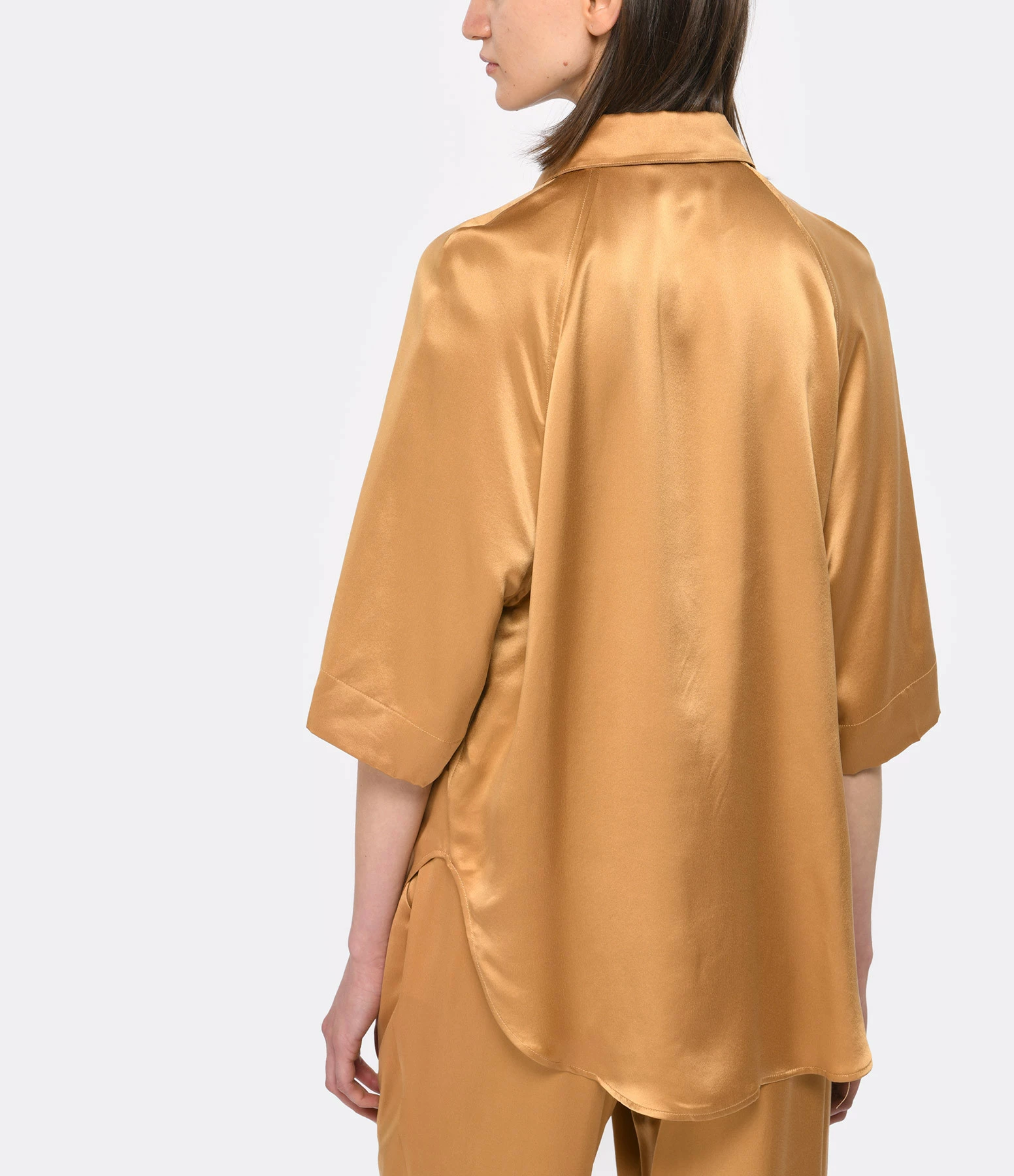 LOULOU STUDIO Chemise Manches Courtes Datia Soie Camel – Image 4