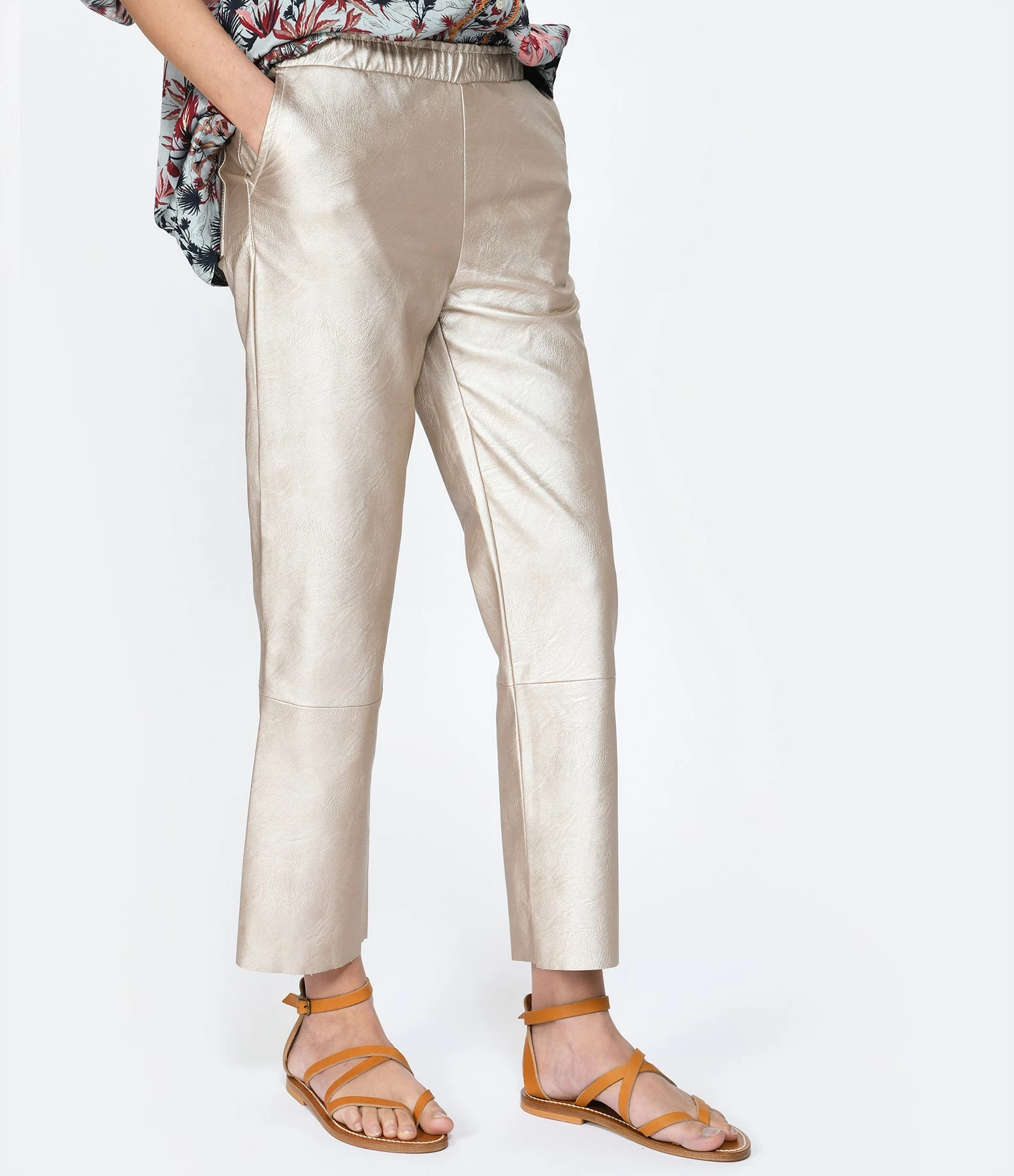 MAEVY MOUVEMENT LIBRE Pantalon Pantavegan Cuir Vegan Champagne 6 MAEVY MOUVEMENT LIBRE Pantalon Pantavegan Cuir Vegan Champagne – Image 4