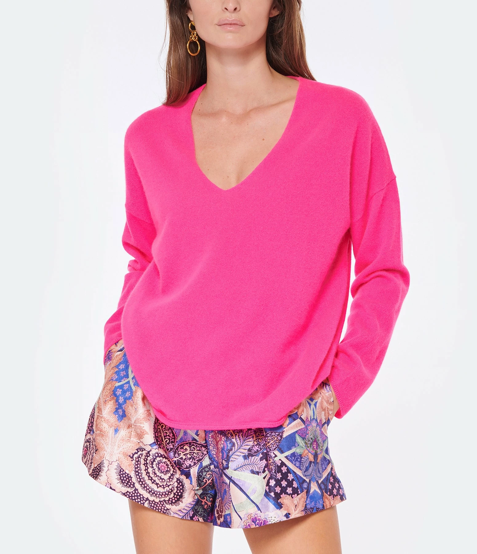 MAJESTIC FILATURES Pull Col V Cachemire Rose Fluo – Image 3
