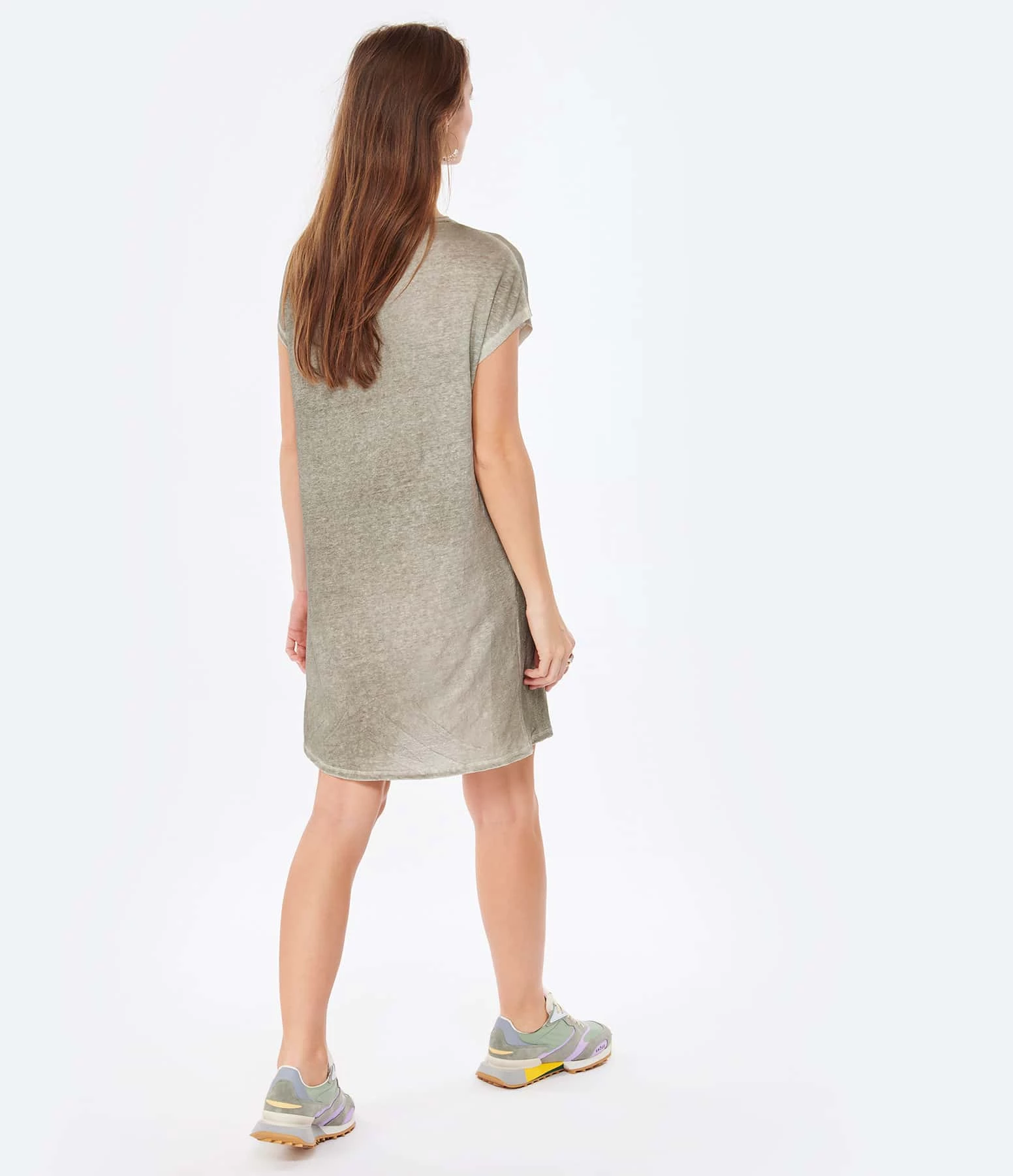 MAJESTIC FILATURES Robe Lin Kaki 6 MAJESTIC FILATURES Robe Lin Kaki – Image 4