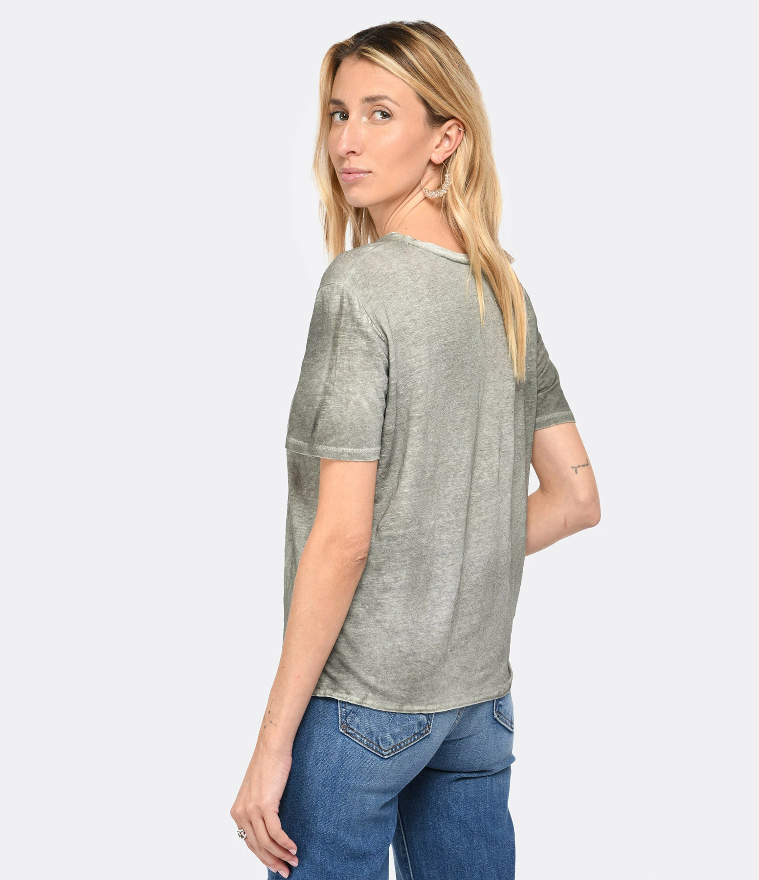 MAJESTIC FILATURES Tee-shirt Col Rond Lin Kaki – Image 4