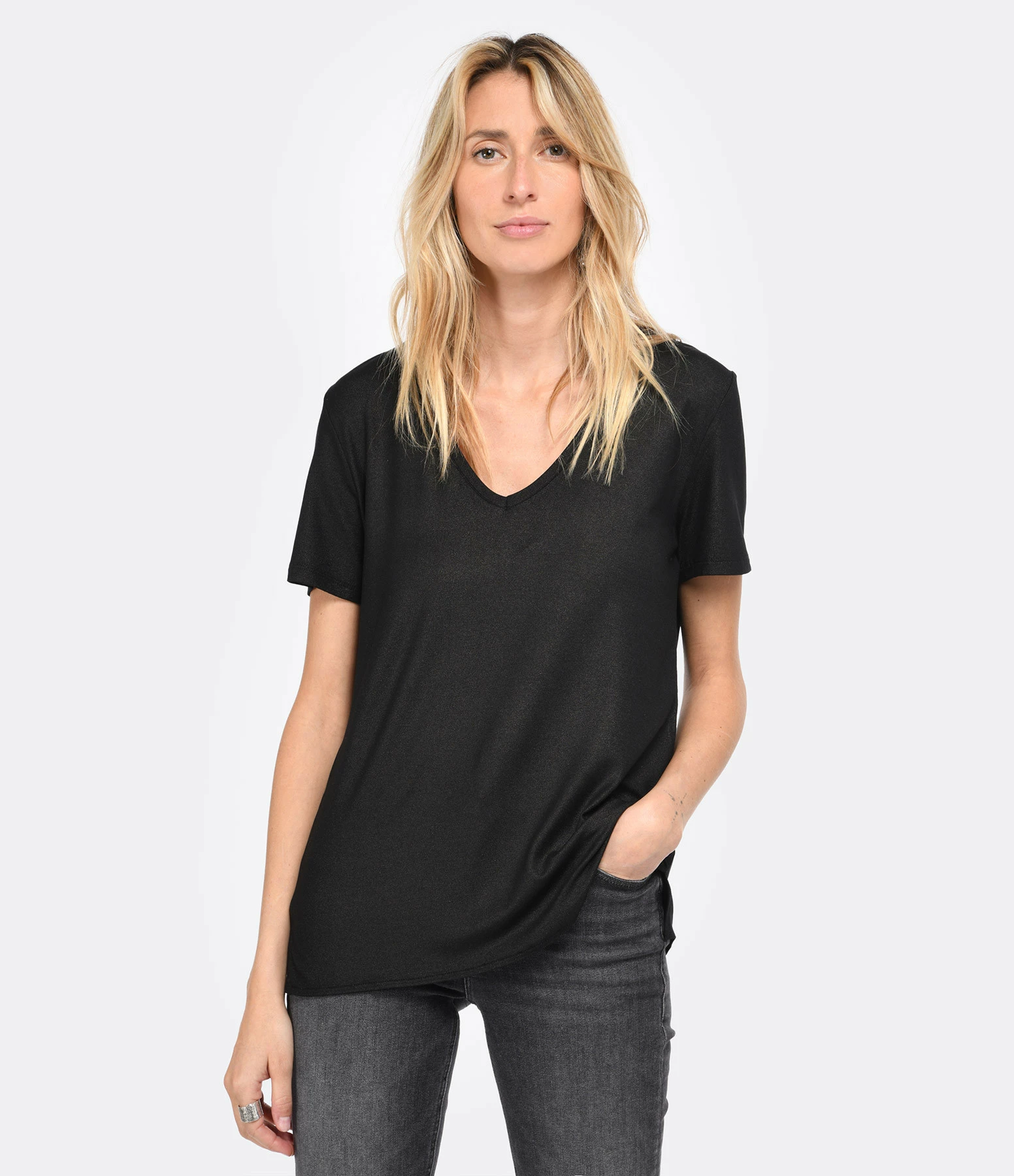 MAJESTIC FILATURES Tee-shirt Col V Noir – Image 3