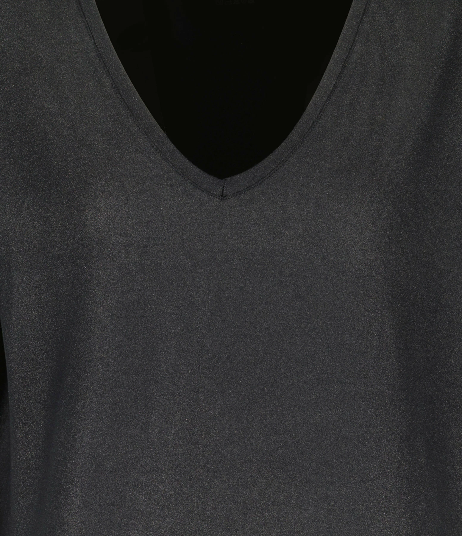 MAJESTIC FILATURES Tee-shirt Col V Noir – Image 2