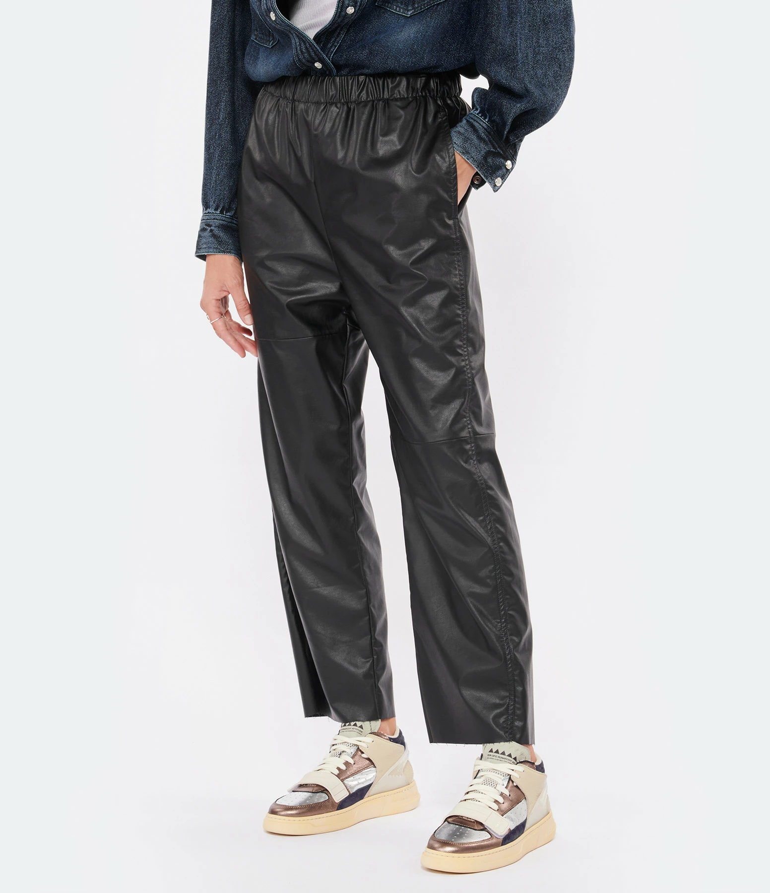 MM6 Maison Margiela Pantalon Droit Simili Cuir Noir – Image 4