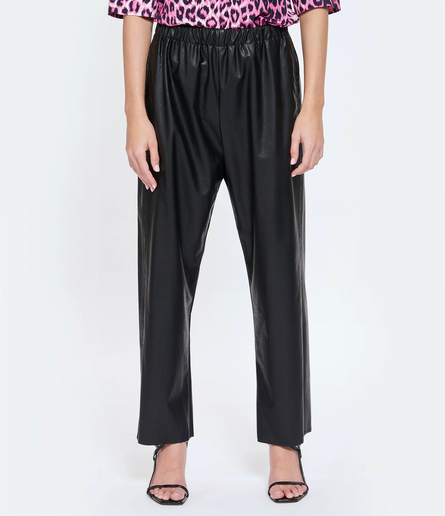 MM6 Maison Margiela Pantalon Cuir Noir – Image 4