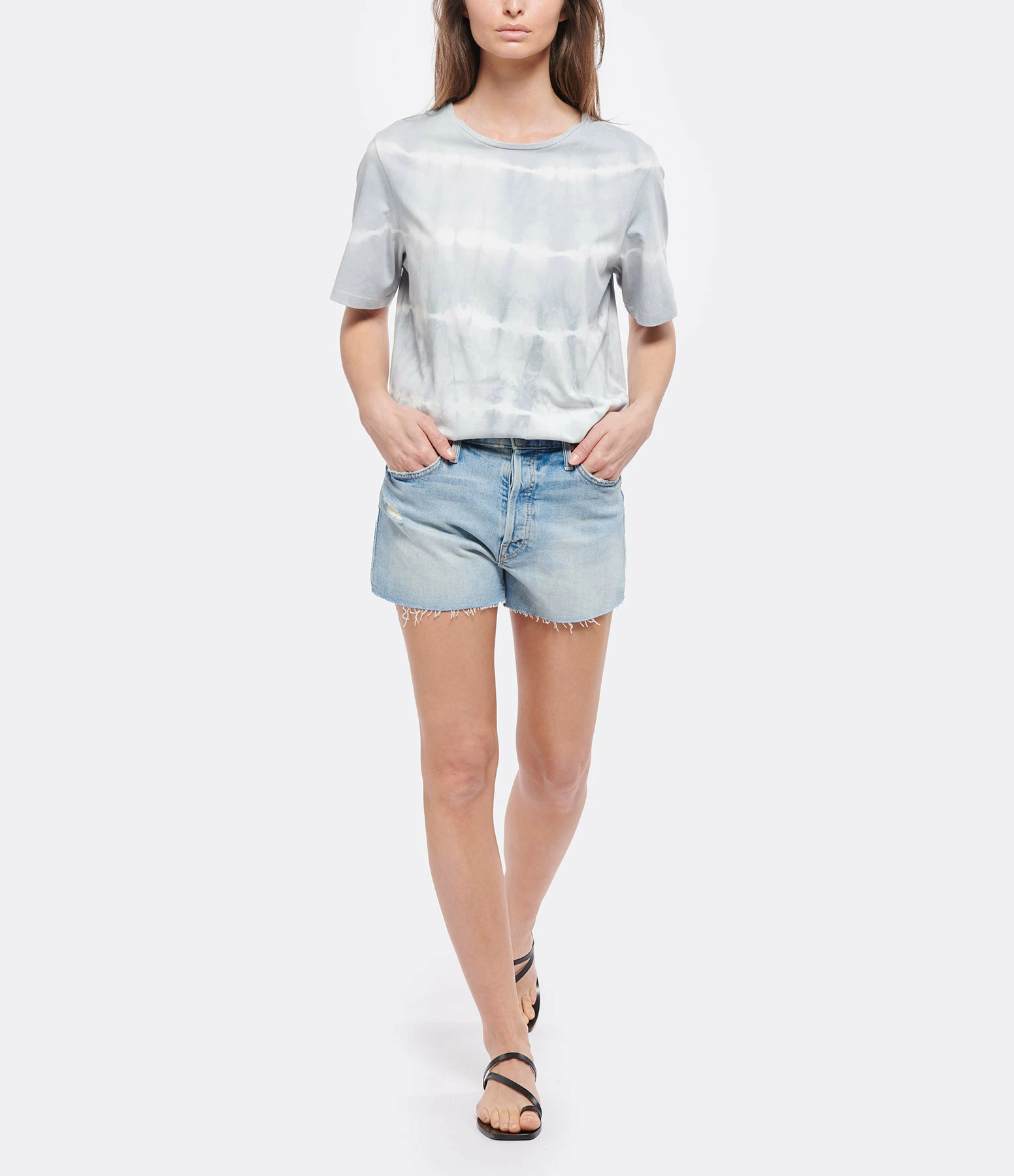 MOTHER Short The Tomcat Kick Fray Denim True Confession 11 MOTHER Short The Tomcat Kick Fray Denim True Confession – Image 9