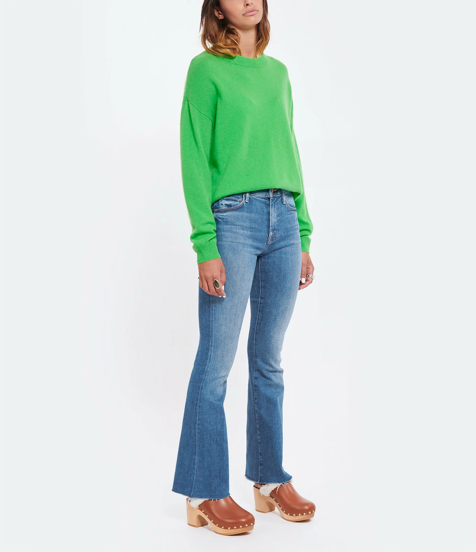MOTHER Jean The Weekender Fray Denim A Groovy Kind Of Love – Image 7