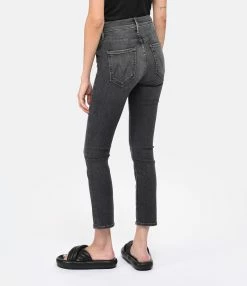 MOTHER Jean The Mid Rise Dazzler Denim Noir The Night Is Watchin 11 MOTHER Jean The Mid Rise Dazzler Denim Noir The Night Is Watchin -Boutique de vente ZIMMERMANN mothe look20230111 656