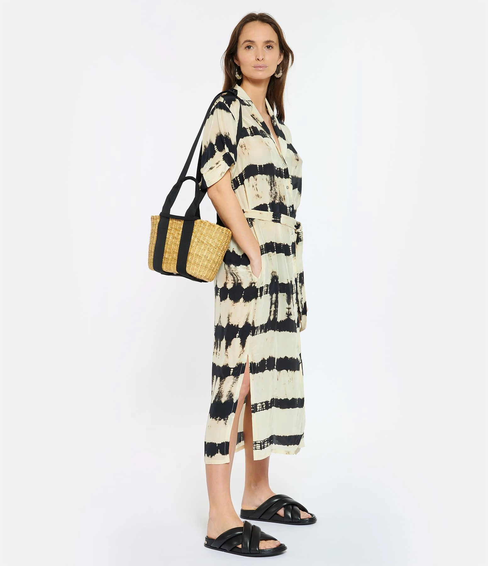 NOUS Robe Lyyn Soie Rayures Noir Beige – Image 3