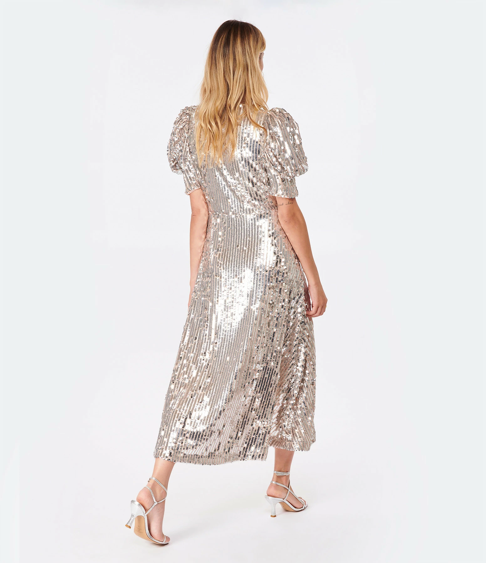 ROTATE Robe Sierina Sequin Argenté – Image 5